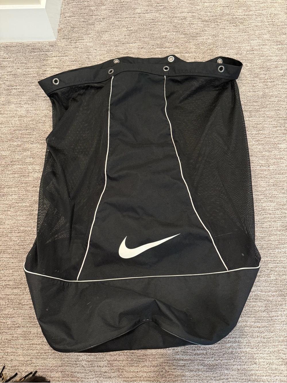 Nike Large Black Mesh Equipment Ball Bag Backpack Straps Swoosh 35"